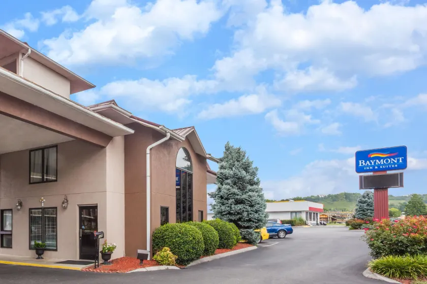 Baymont by Wyndham Pigeon Forge near Island Drive - Image 1