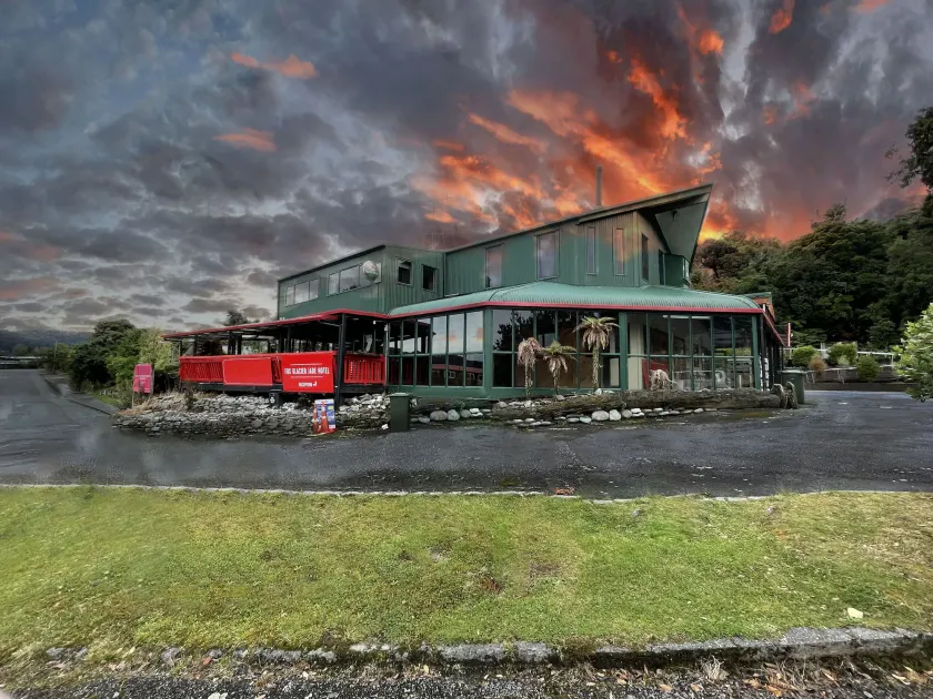 Fox Glacier Jade Hotel - Image 1