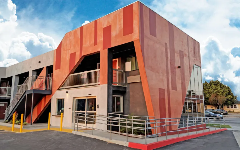 Epic Hotel - Image 1