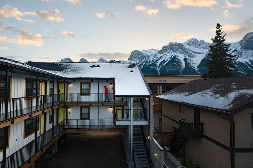 Basecamp Suites Canmore - Image 1
