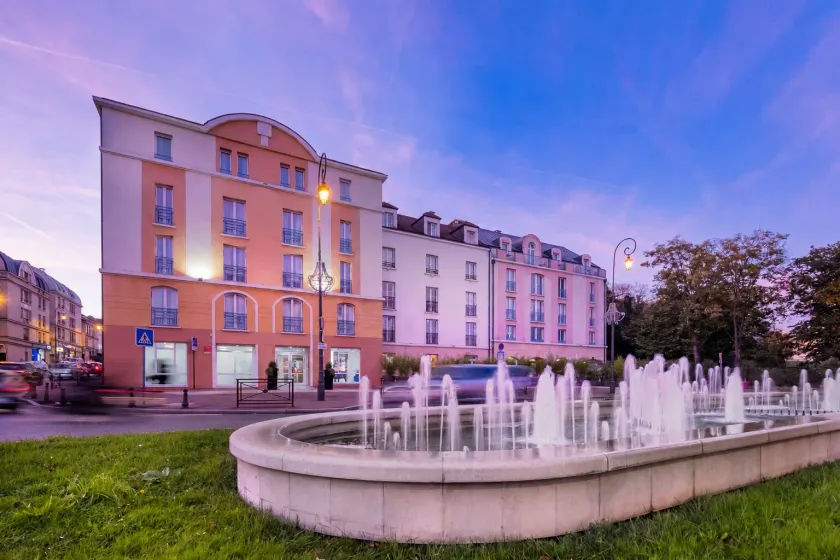 Best Western Hôtel du Château Maisons-Laffitte - Image 1