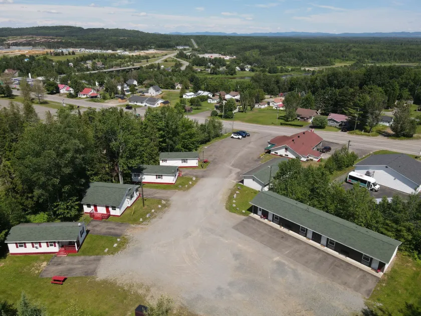 Lakeside Stays - Image 1