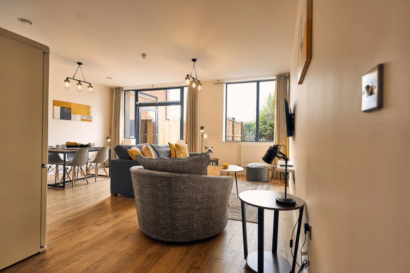 Herongate Apartments - Image 1