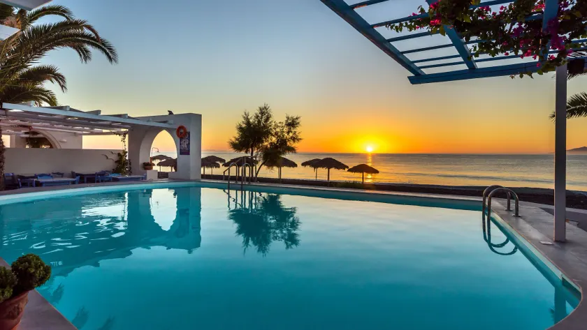 Sigalas Beach Hotel - Image 1