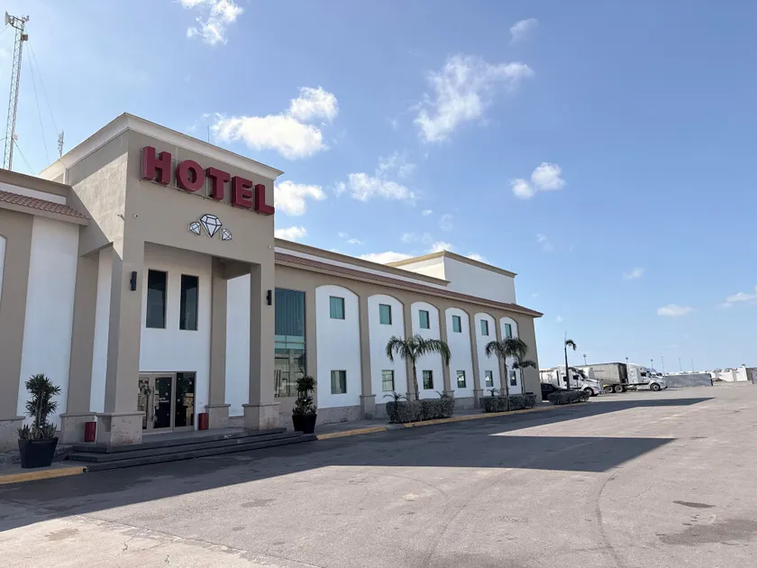 Hotel Los Diamantes - Image 1