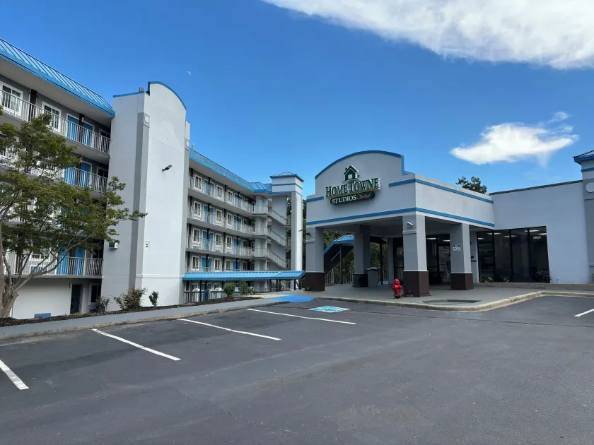 HomeTowne Studios by Red Roof Birmingham - Airport - Image 1