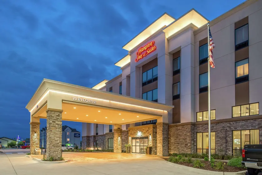Hampton Inn & Suites Ames - Image 1
