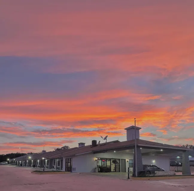 Sunset Inn  - Image 1