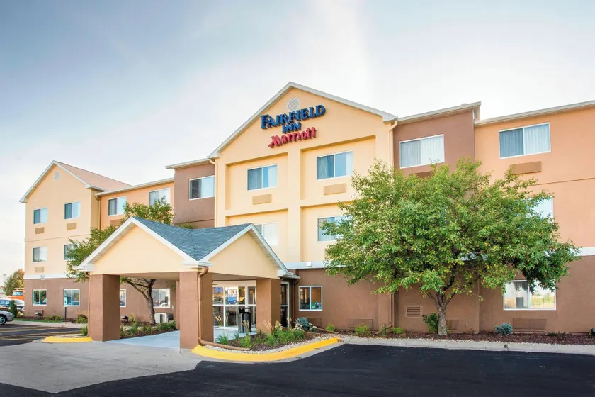 Fairfield Inn & Suites Peru - Image 1