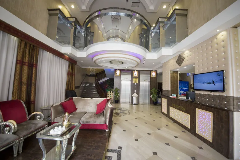 Mariana Hotel - Image 1