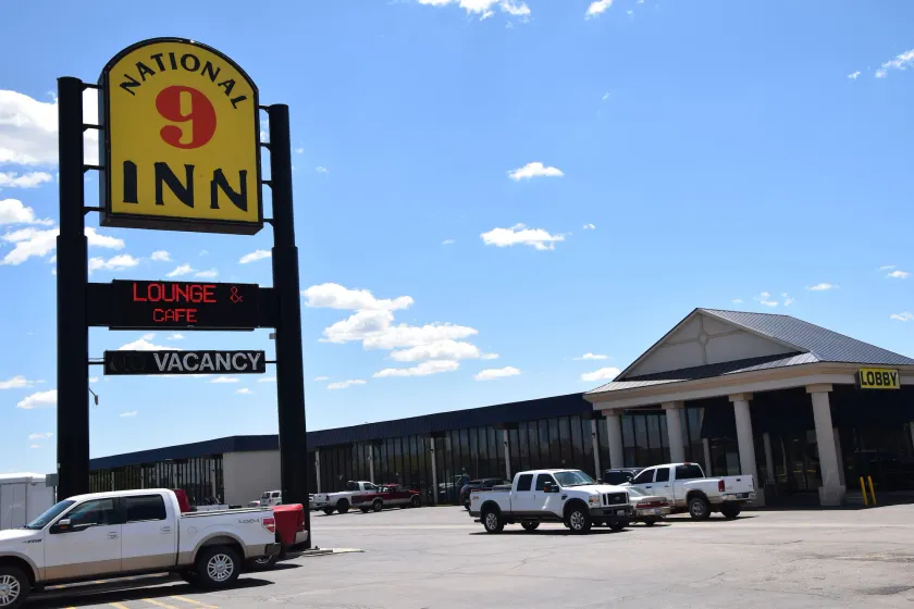National 9 Inn Gillette - Image 1