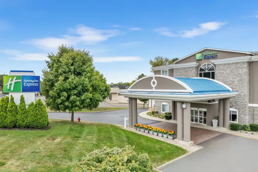 Holiday Inn Express Hartford-Newington by IHG - Image 1