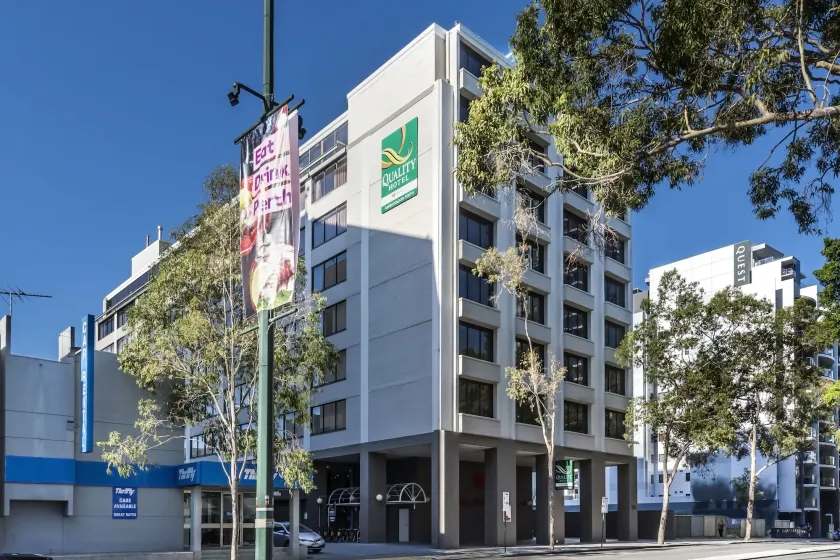 Quality Hotel Ambassador Perth - Image 1