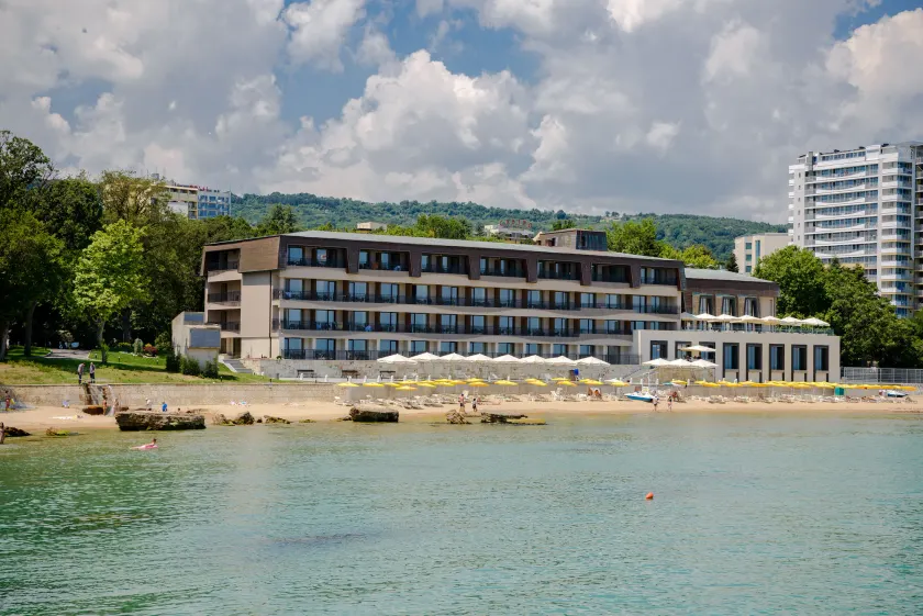 HVD Nympha Hotel - All Inclusive, Private Beach & Free Parking - Adults Only - Image 1