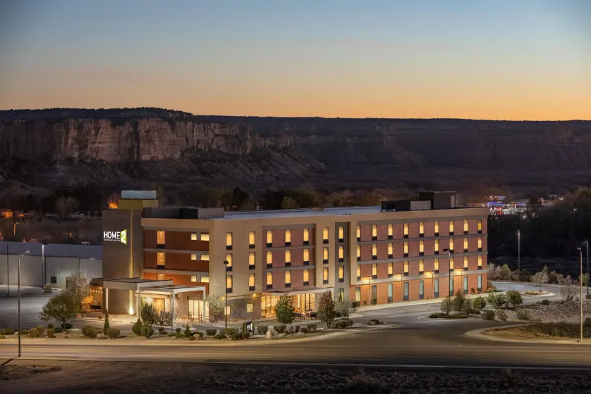 Home2 Suites by Hilton Farmington/Bloomfield - Image 1