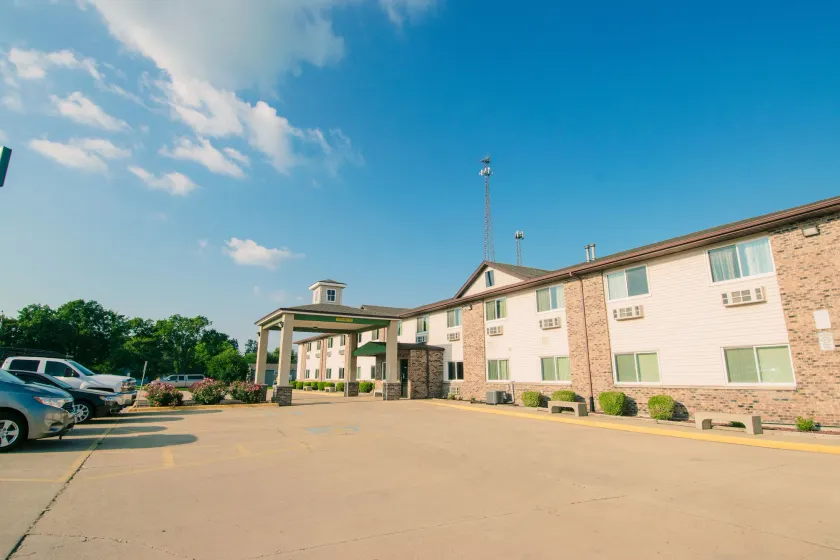 Super 8 by Wyndham McLean/Bloomington SW - Image 1