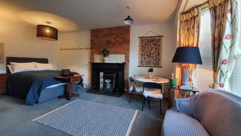 Stylish town centre apartments - Image 1
