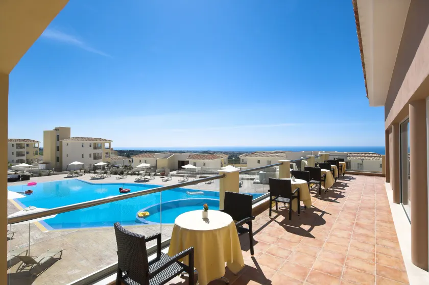 Club St. George - Image 1