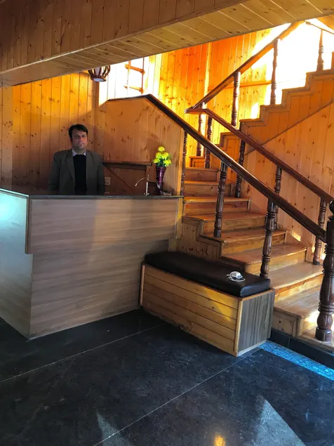 The Avenue River Side Hotel - Near Volvo Bus Stand Manali - Réception
