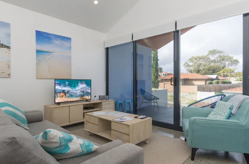 Sunset Place Apartments - Image 1