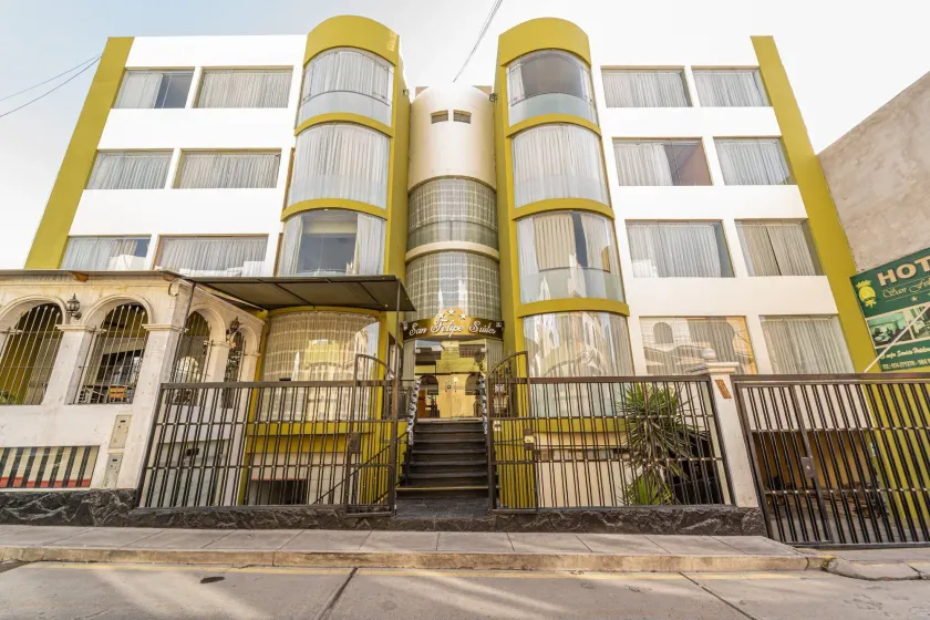 Hotel San Felipe Suites - Image 1