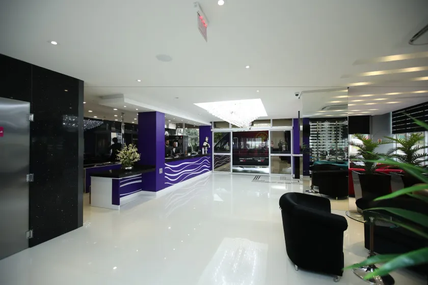 Holiday & Business Hotel - Em frente ao Centro de Eventos e Arena Conda - Lobby