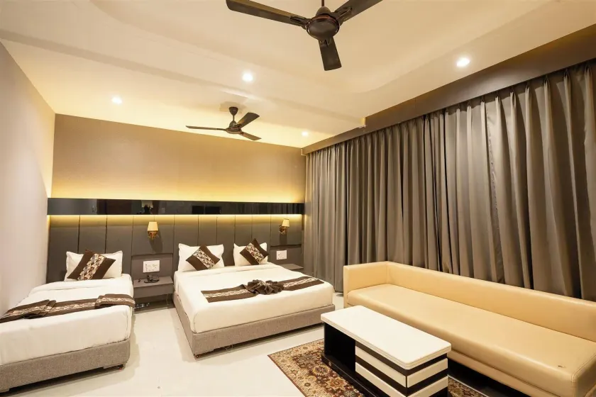 RAJWADA RESORT & HOTEL - Image 1