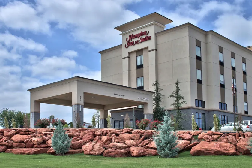 Hampton Inn & Suites Guthrie - Image 1
