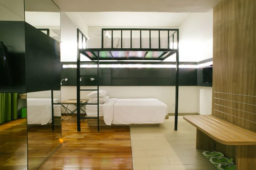 MaxOneHotels at Dharmahusada Surabaya - Image 1