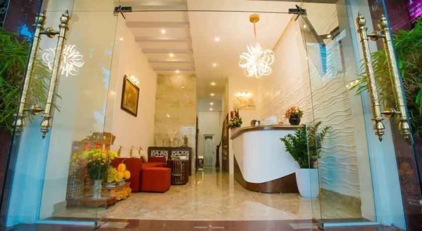 Smile Hotel - Image 1