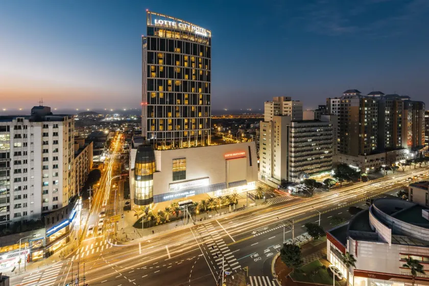 LOTTE CITY HOTEL Jeju Airport - Image 1