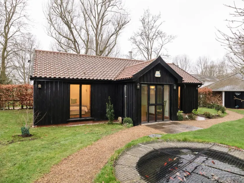 Owl Cottage - Image 1