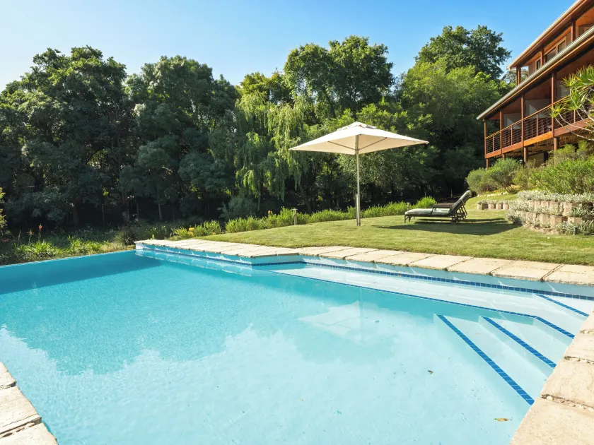 Pumula Lodge 4 Star Guesthouse Knysna - Image 1