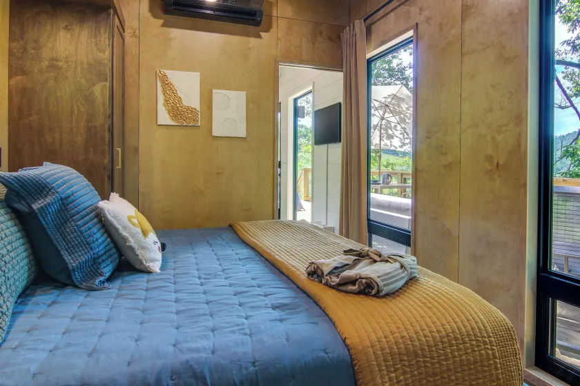Upscale + Modern Tiny Cabin on Cane River! - Innvendig
