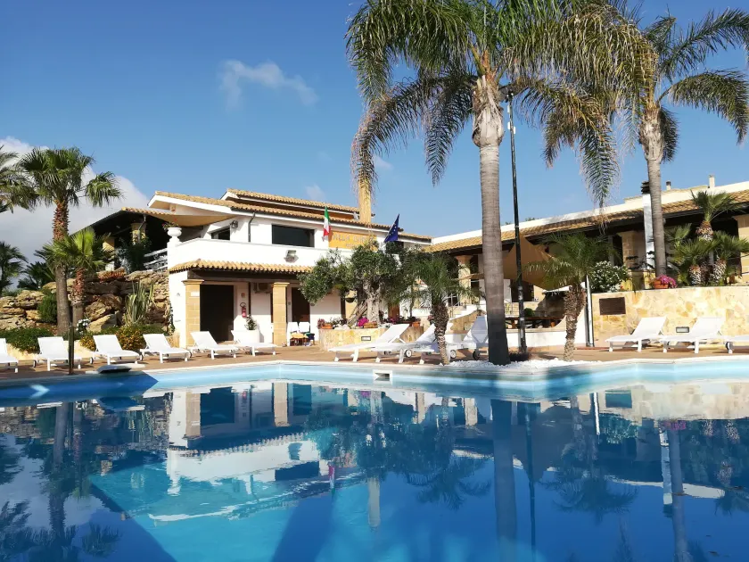 Villa Carlo Resort - Image 1