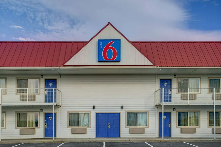 Motel 6-Baker City, OR - Image 1