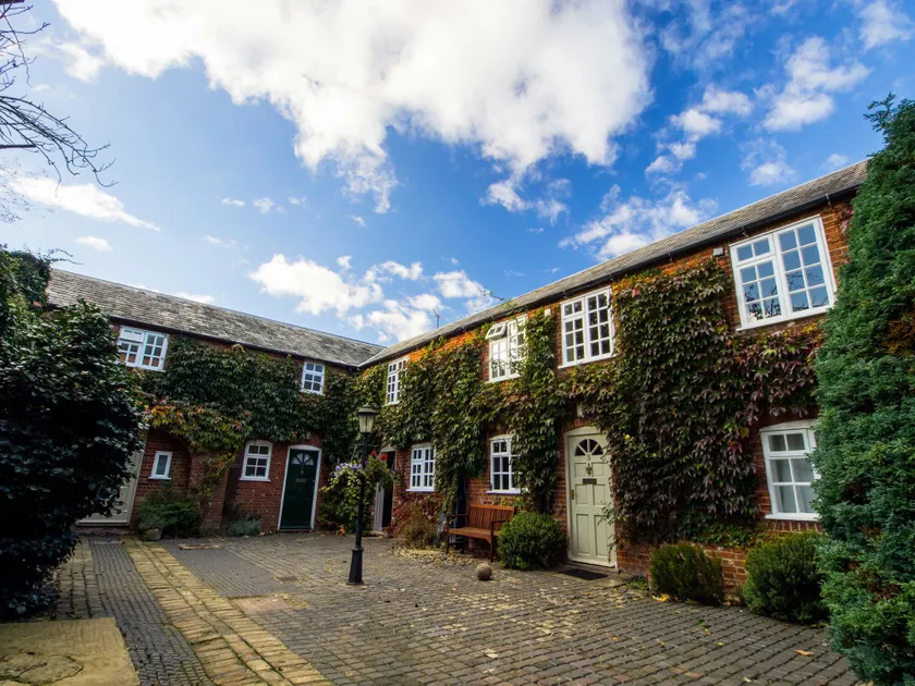 Glendower Guest Apartments - Image 1