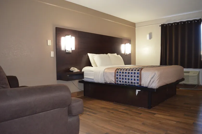Hill Country Inn - Image 1