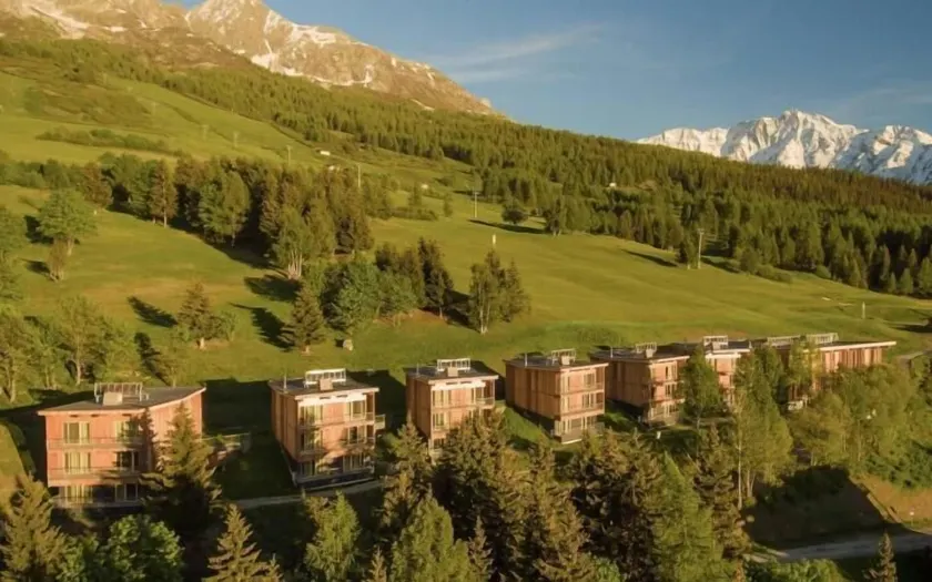 L'Aiguille Grive Chalets Hotel - Image 1
