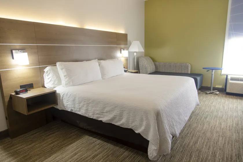 Holiday Inn Express Marshfield - Springfield Area by IHG - Zimmer