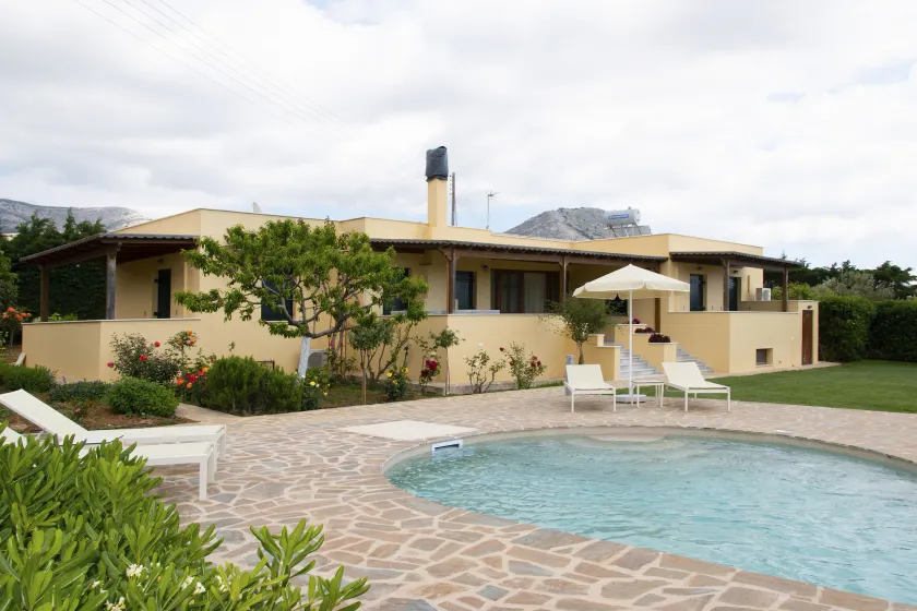 Naxos Cottage - Image 1
