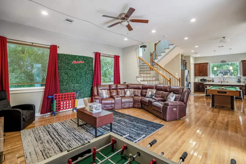 Spacious Luxe Stay , Near DT, MedCtr & NRG, New - Image 1
