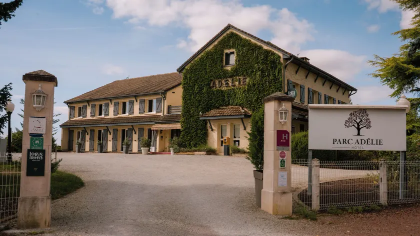 Hôtel Parc Adélie - Logis Hôtels - Image 1