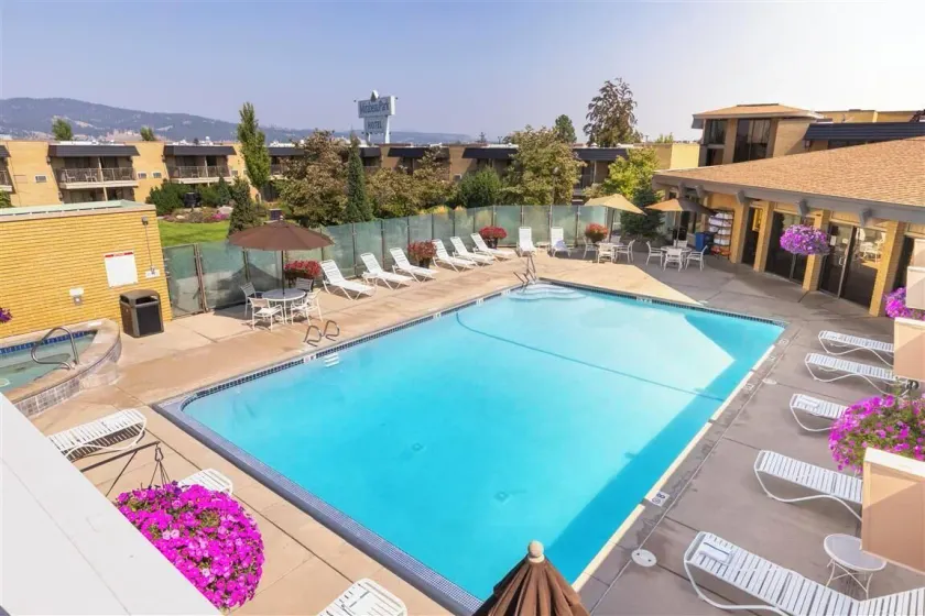 Mirabeau Park Hotel - Image 1