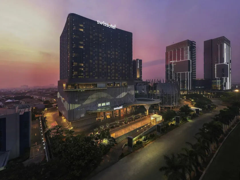 Swissôtel Jakarta PIK Avenue - Image 1