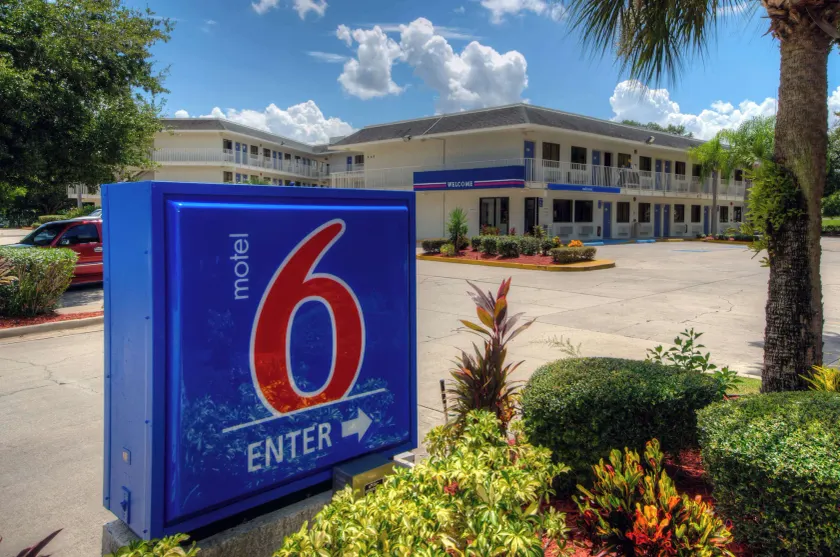 Motel 6-Bradenton, FL - Image 1