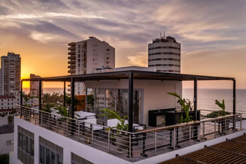 Oz Hotel Luxury - Image 1