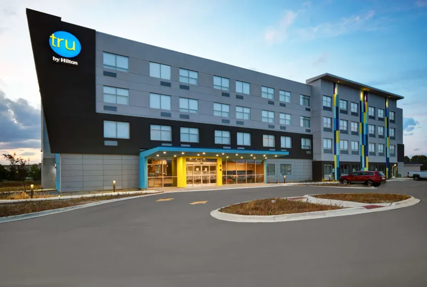 Tru by Hilton Monroe - Image 1