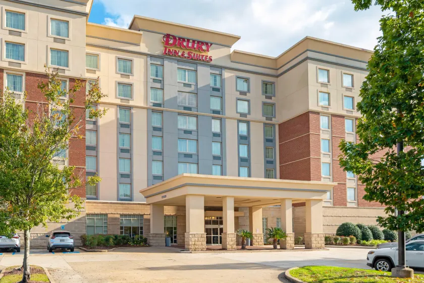 Drury Inn & Suites Baton Rouge - Image 1