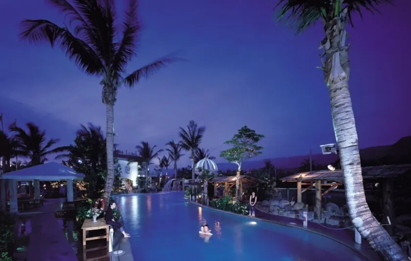 Swan Lake Villa Resort - Image 1